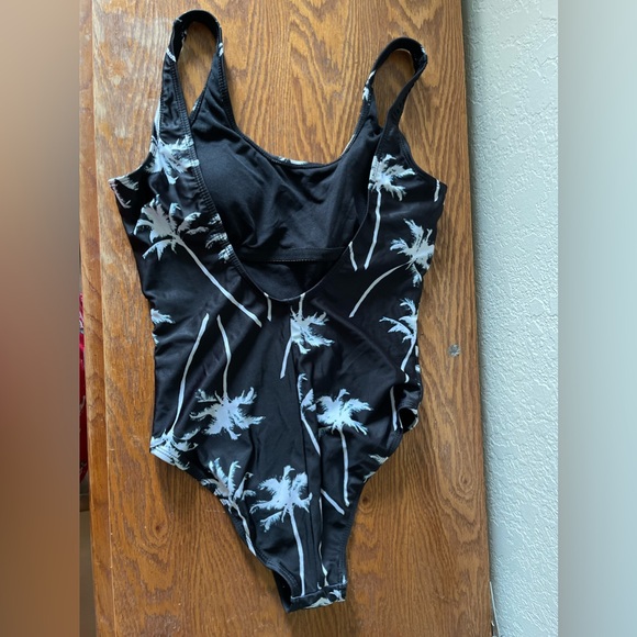 Aeropostale Black Palm Tree One Piece Swimsuit M - Picture 4 of 8